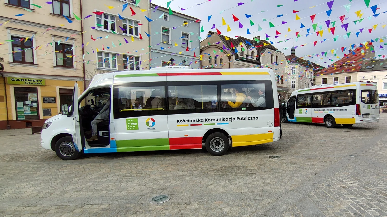 Autobusem po książki? Rusza komunikacja miejska 