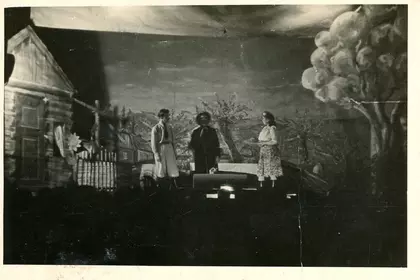 Od lewej: Józef Kubiak (Młynarczyk), Tadeusz Mocek (Kowal), Felicja Mocek (Hanka)