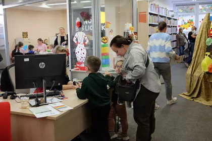 zdjęcia z Nocy Bibliotek w kościańskiej bibliotece